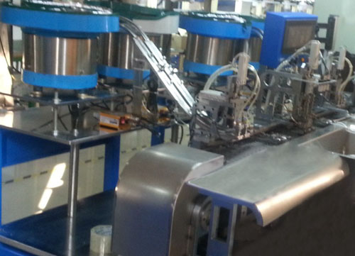 �Զ���ѹ�绰ͷ�� 